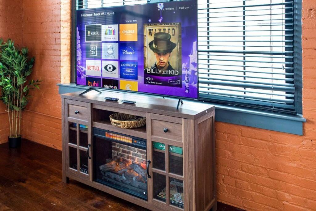 Villa Centric Modern Loft W/ King Beds & Smart Gametable Rochester Esterno foto