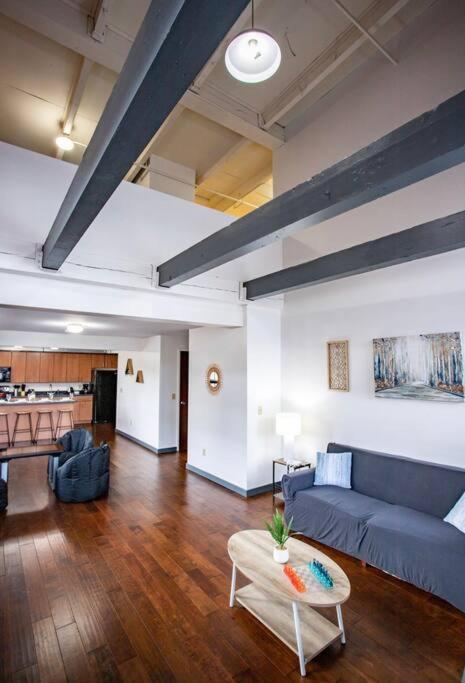 Villa Centric Modern Loft W/ King Beds & Smart Gametable Rochester Esterno foto