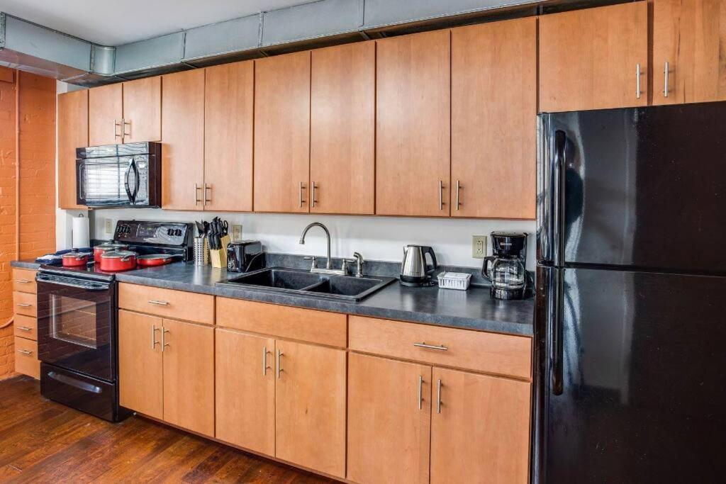 Villa Centric Modern Loft W/ King Beds & Smart Gametable Rochester Esterno foto