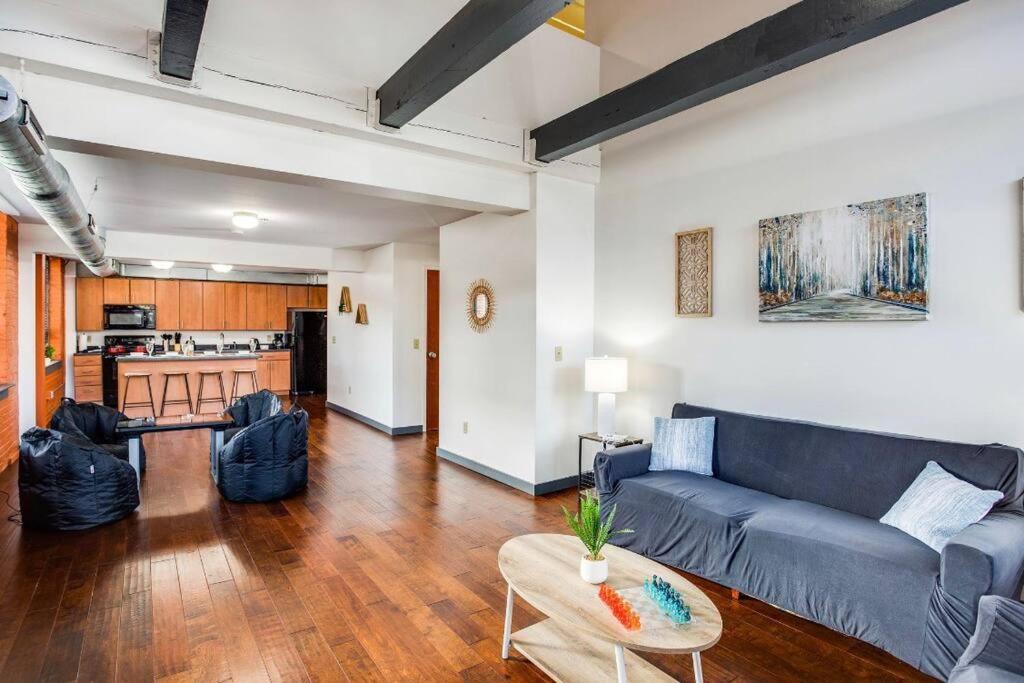 Villa Centric Modern Loft W/ King Beds & Smart Gametable Rochester Esterno foto