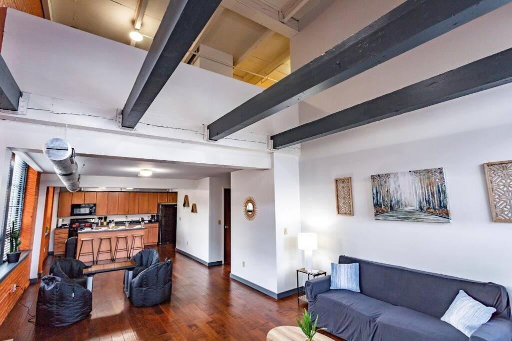Villa Centric Modern Loft W/ King Beds & Smart Gametable Rochester Esterno foto