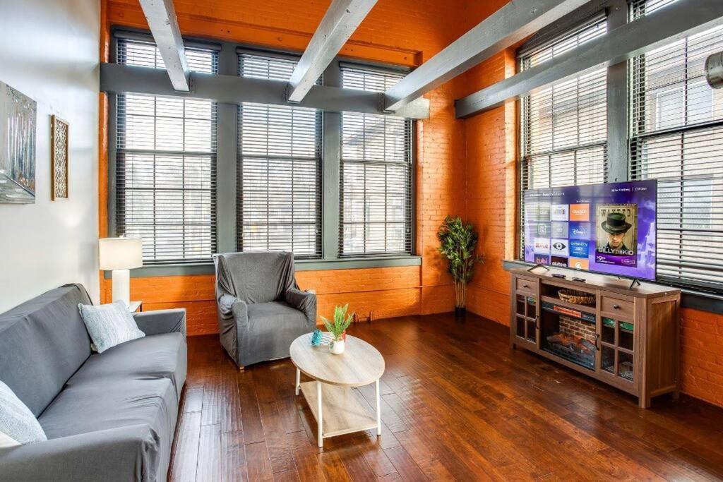 Villa Centric Modern Loft W/ King Beds & Smart Gametable Rochester Esterno foto