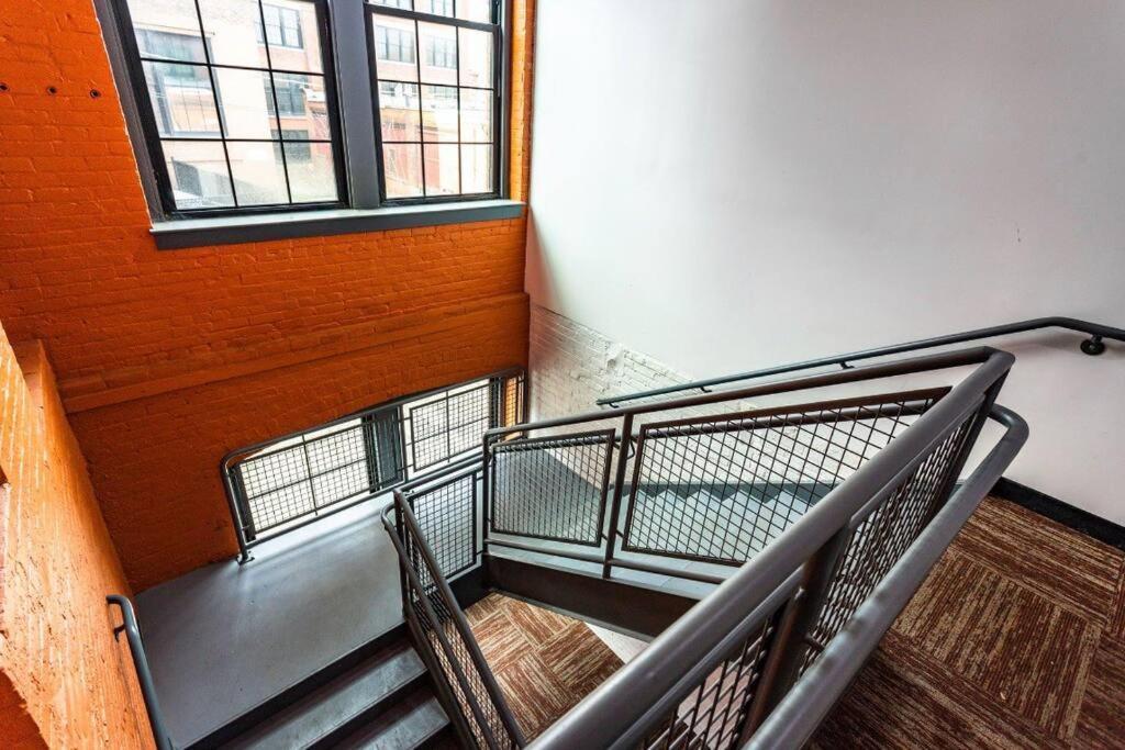 Villa Centric Modern Loft W/ King Beds & Smart Gametable Rochester Esterno foto